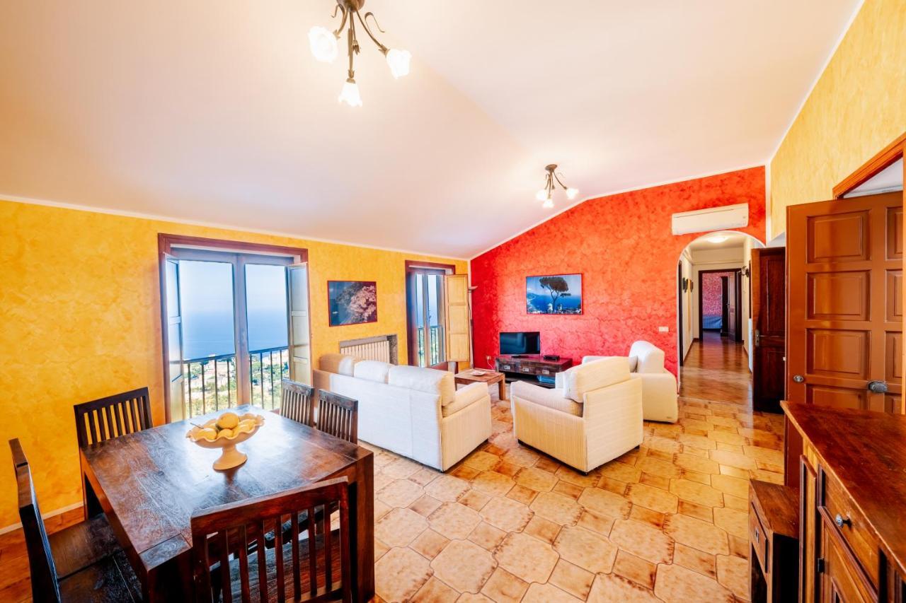 Appartamento Ilaria In Villa Laura สกาลา ภายนอก รูปภาพ