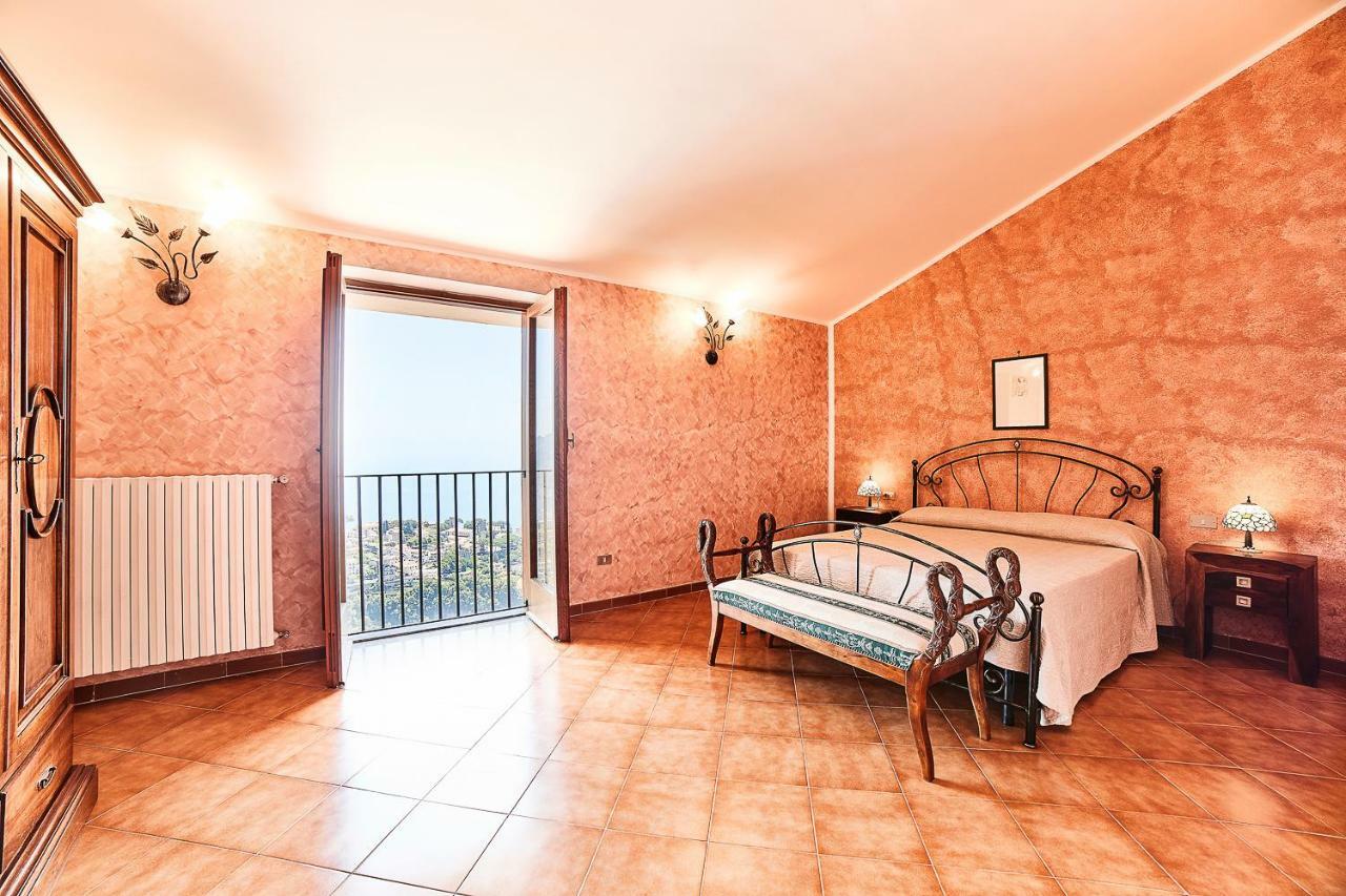 Appartamento Ilaria In Villa Laura สกาลา ภายนอก รูปภาพ